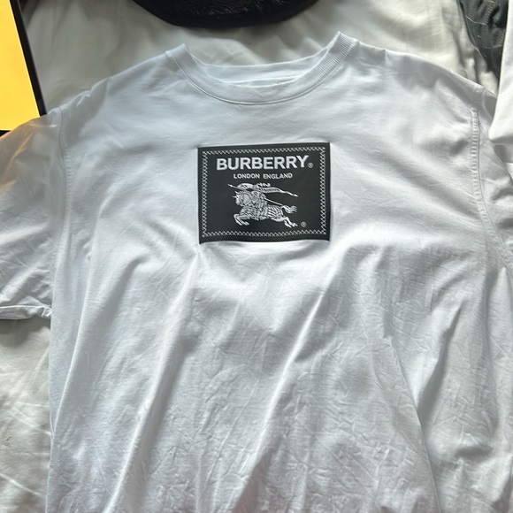Burberry White TShirt, hardly worn - Picture 2 of 2